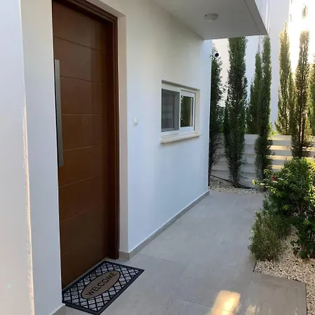 Villa 2 Golden View Peyia