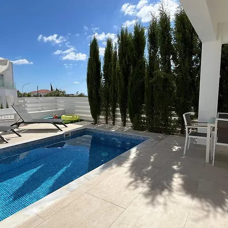 Villa 2 Golden View *