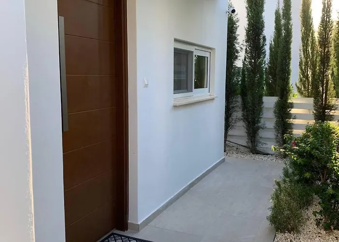 Villa 2 Golden View Peyia