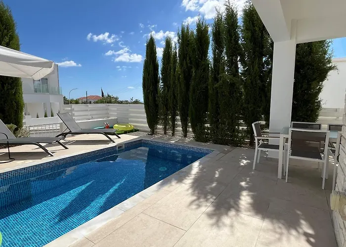 Villa 2 Golden View *